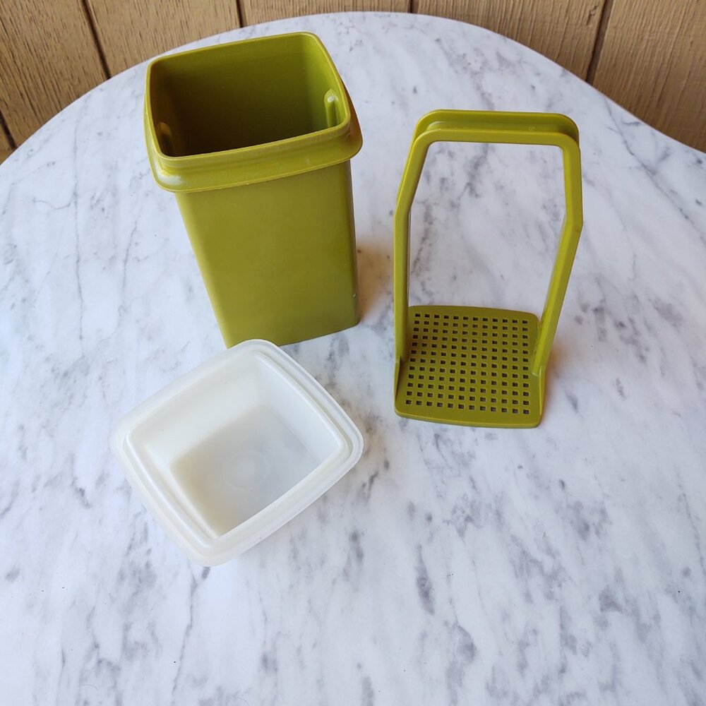 Tupperware 3 Piece Pick A Deli Container Pickle Keeper Avocado Green 1330-1 - Picture 2 of 11